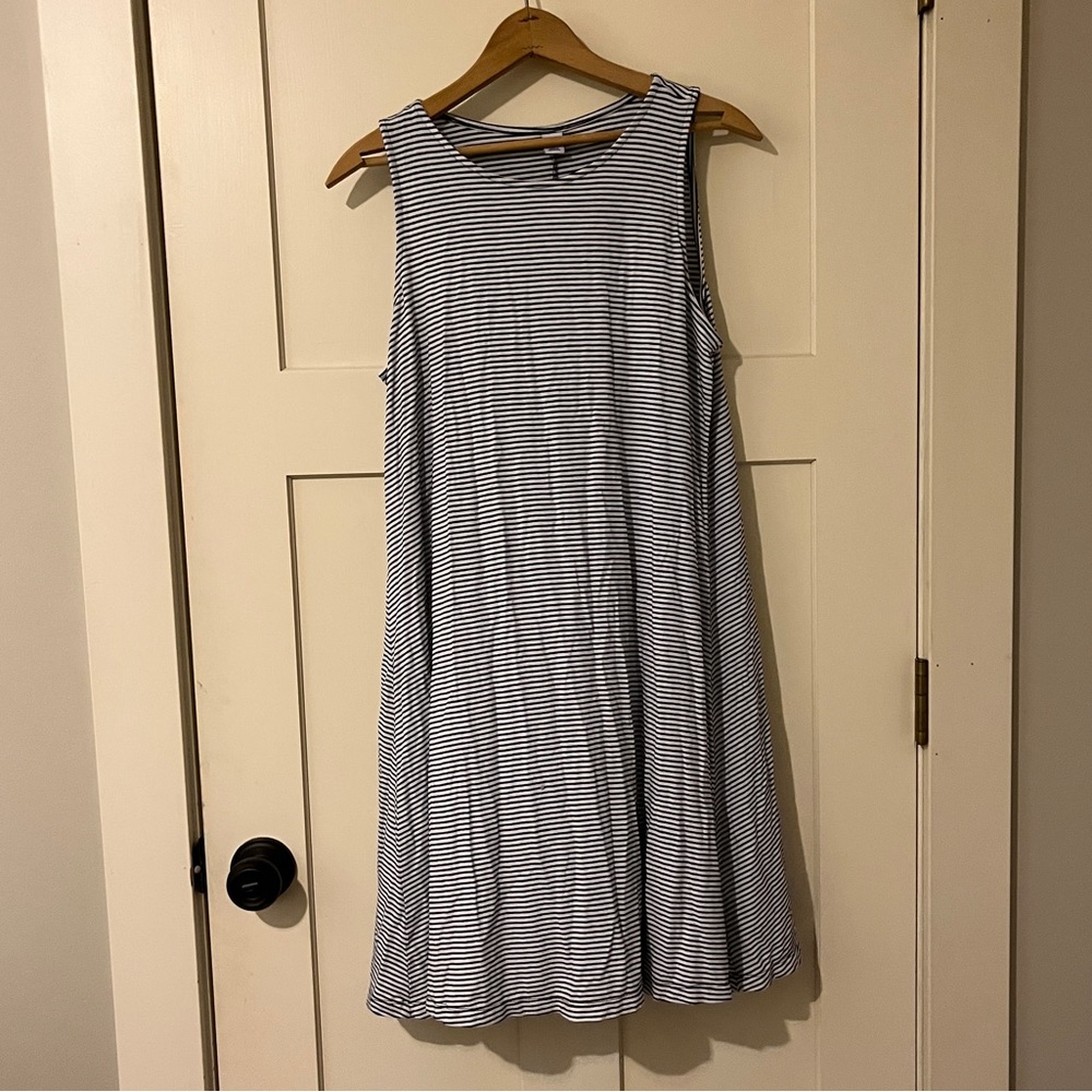 Old Navy B&W Striped Swing Dress Size L